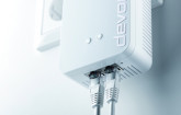 Devolo hat ein neues Topmodell seiner Powerline-Serie vorgestellt. Der dLAN 1200+ WiFi ac Power-LAN-Adapter vereint zwei Vernetzungstechnologien in einem Gerät.