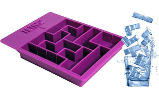 Tetris Eiswürfelform - Zugegeben, dieses Geschenk für Retro-Videospielefans ist im wahrsten SInne des Wortes noch cooler. Die 12 x 15 x 2 cm große Silikonform eignet sich zur Produktion von Eiswürfeln in Tetris-Form.