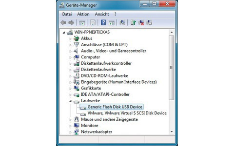 Geräte-Manager: Hier installieren Sie den modifizierten Treiber für den USB-Stick, der eine Festplatte werden soll (Bild 5).