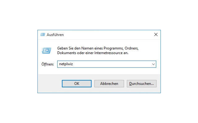 Wenn Sie sich beim Hochfahren von Windows 10 ohne Passworteingabe automatisch einloggen möchten, dann drücken Sie [Windows R], um den Ausführen-Dialog zu öffnen. Geben Sie dann den Befehl netplwiz ein und drücken Sie die Eingabetaste.