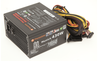 Netzteil: Da die Komponenten des idealen PC nur wenig Energie benötigen, reicht ein Netzteil mit 430 Watt vollkommen aus. Diese Leistung liefert das Thermaltake Munich 430 W.